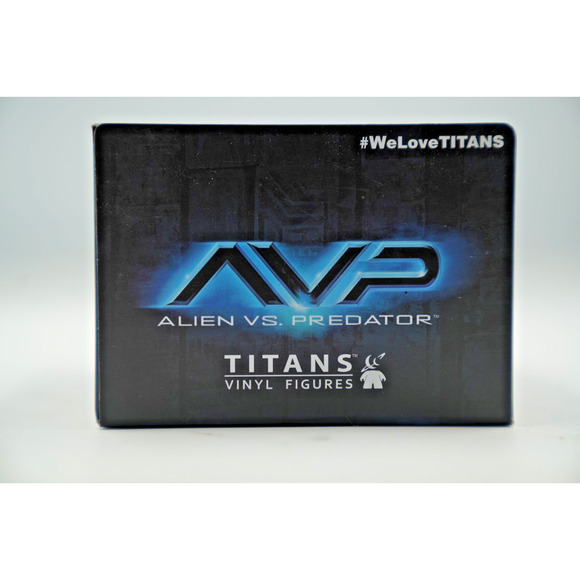 AVP Alien vs. Predator 4.5" Vinyl Figures Titans Loot Crate Exclusive 2015 BNIB - Picture 2 of 5